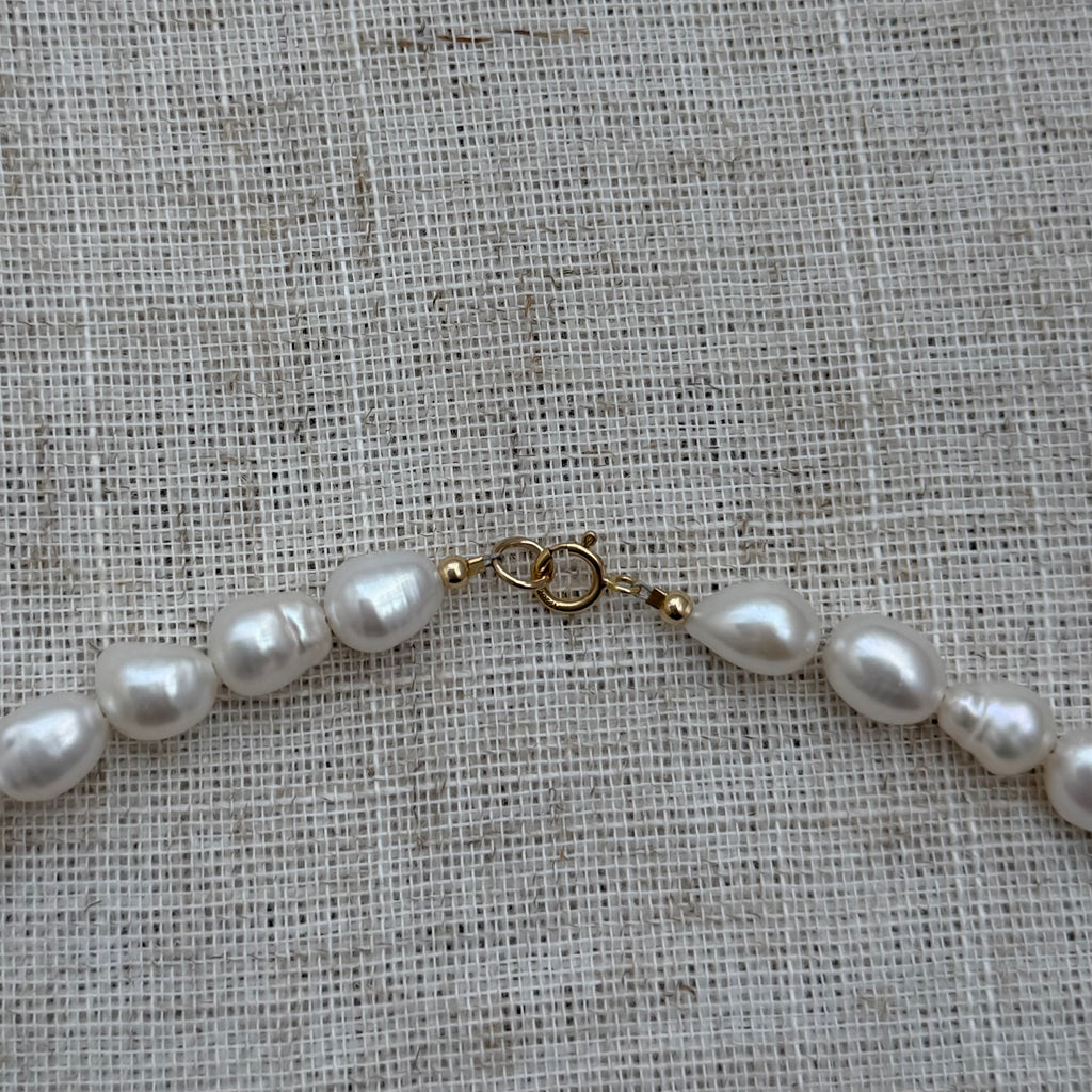 Oval Freshwater Pearl Necklace