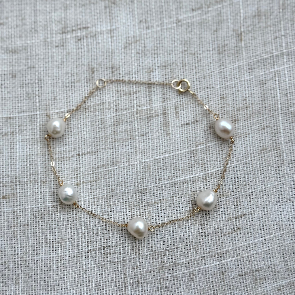 Floating Pearl Bracelet