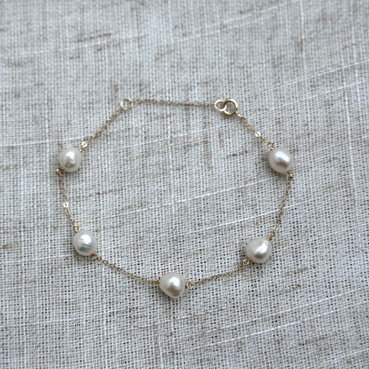 Floating Pearl Bracelet